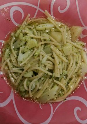 Foto di Spaghetti sminuzzati chi Sparaceddi e Patati