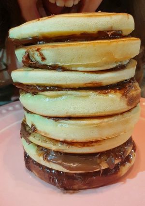 Una foto de La torre de pancakes más fácil, esponjosa y rica!!