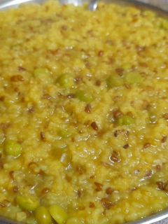 मूंग दाल और चावल मटर की खिचड़ी (Moong dal aur chawal matar ki khichdi recipe in Hindi) रेसिपी मुख्य फोटो