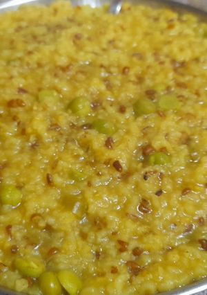 मूंग दाल और चावल मटर की खिचड़ी (Moong dal aur chawal matar ki khichdi recipe in Hindi) रेसिपी मुख्य फोटो