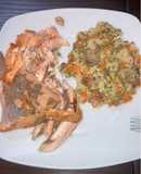 Salmão com cuscuz e legumes