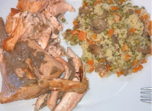 Foto de Salmão com cuscuz e legumes