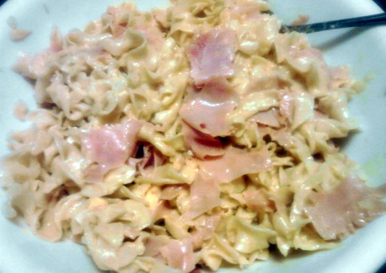 Steps to Prepare Super Quick Homemade hot ham n cheese ala noodles