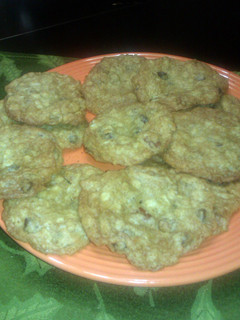A picture of Monster Cookies.