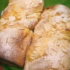 A picture of Twisted Cream Bread.