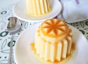 Una foto de Flan de piña (vegano y alto en proteína)
