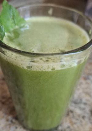 A picture of Bottle gourd mint juice (detox drink).