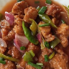 A picture of Green chilli Chicken.