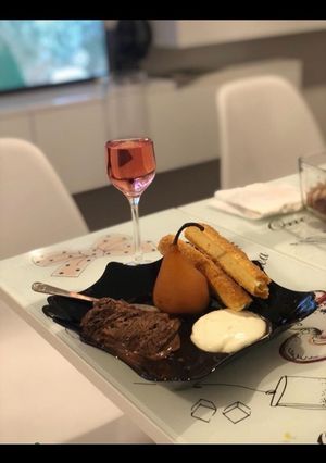 O poză a rețetei Pară fiartă în vin.