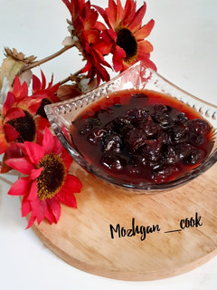 عکسی از دستور مرباب آلبالو با آلبالو خشکه 😋😍