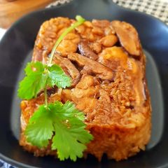 Lo Mai Gai - Chinese Glutinous Rice with Chicken-Mushrooms A picture of Lo Mai Gai - Chinese Glutinous Rice with Chicken-Mushrooms.