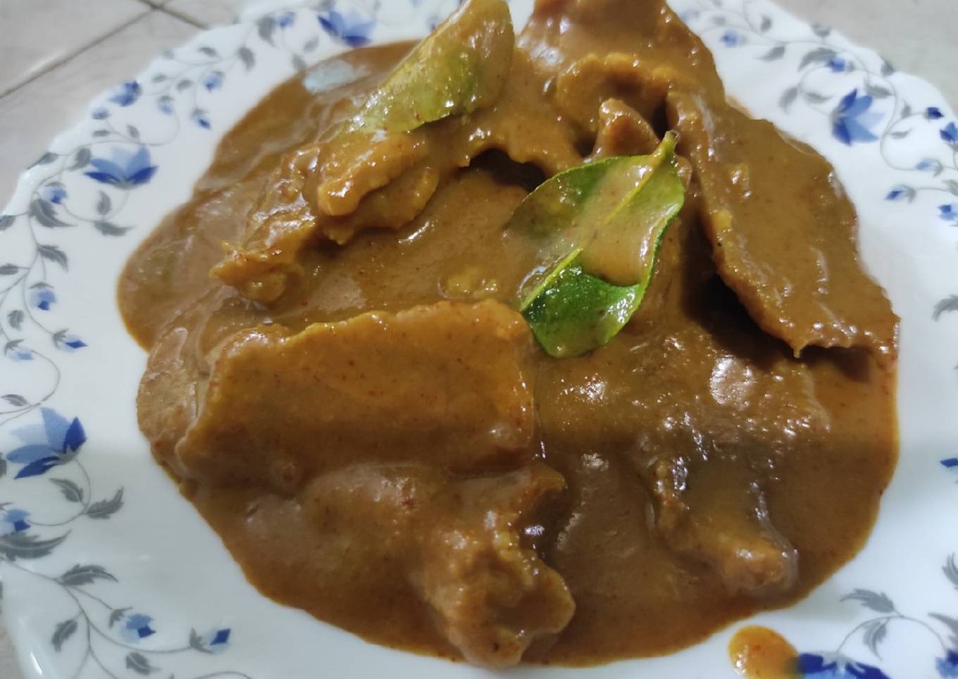 Daging sapi tumis bumbu kare