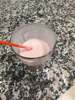Una foto de Batido plátano, fresa y coco