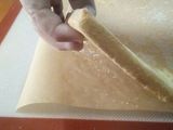 ورقة البيسكوي رولي