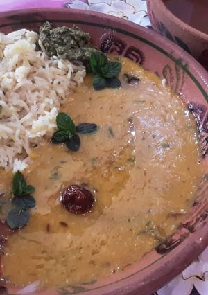 A picture of Matka Daal Chawal.