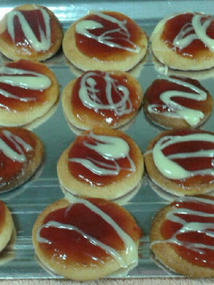 Una foto de Galletas de leche condensada y mermelada