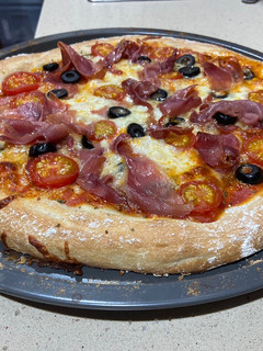Una foto de Pizza pata negra
