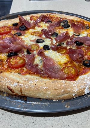 Una foto de Pizza pata negra