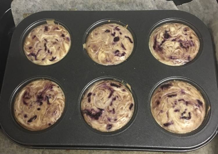 Mini Keto Blueberry Swirl Cheesecakes