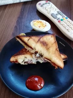 ग्रिल्ड उबले एग सैंडविच (grilled uble egg sandwich recipe in Hindi) रेसिपी मुख्य फोटो