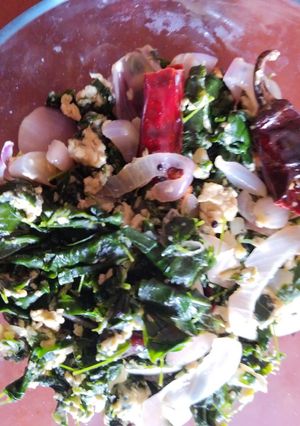 முட்டை முருங்கைக் கீரை பொரியல் (Muttai murunkai keerai poriyal recipe in tamil) செய்முறை முக்கிய புகைப்படம்