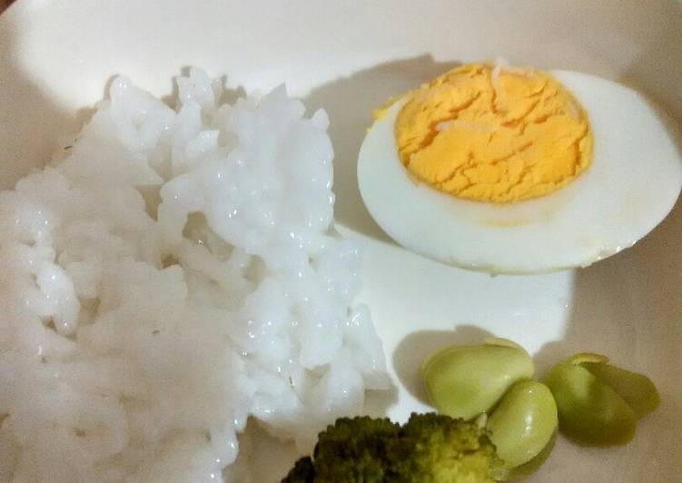 Rahasia Menyiapkan Day. 92 Nasi Lembek, Telur dan Sayuran Kukus (8 month+) Anti Ribet!