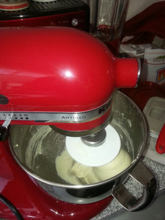 Una foto de Masa de pizza con robot batidora