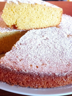 Una foto de Torta de polenta y coco