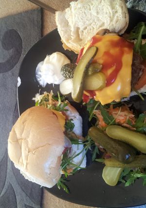 A picture of delish burgers.