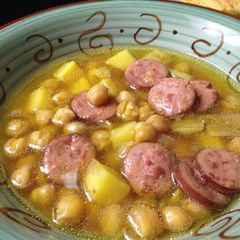 A picture of Spanish Bean Soup.