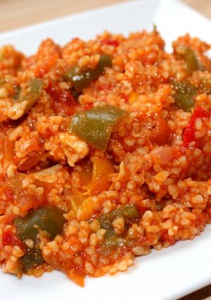Paradicsomos-csirkés bulgur recept fotója
