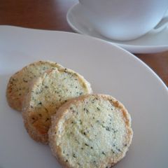 A picture of Easy Crispy Black Tea Shortbread Cookies.