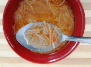 Una foto de Sopita de fideo de la abuela🍲❤️