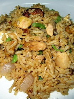 A picture of Fried Rice With Roasted Chicken.