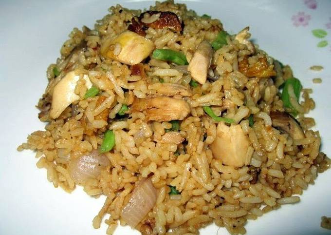 Easiest Way to Prepare Homemade Fried Rice With Roasted Chicken