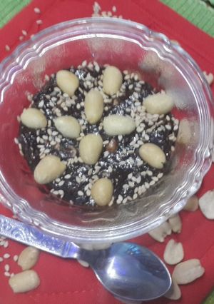 A picture of Sesame Peanut Fudge Pudding.
