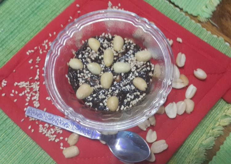 Simple Way to Prepare Homemade Sesame Peanut Fudge Pudding