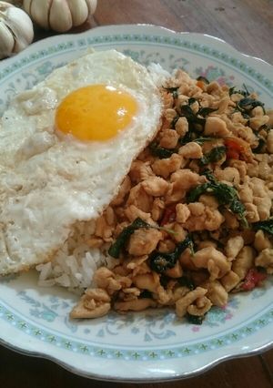 Foto resep Pad Kra Pao Gai (Tumis Ayam Kemangi)
