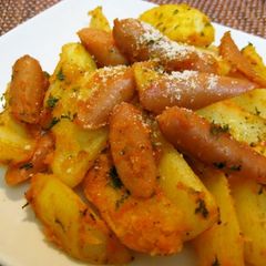 A picture of Potatoes and Wiener Sausages in Curry & Ketchup.