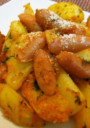 A picture of Potatoes and Wiener Sausages in Curry & Ketchup.