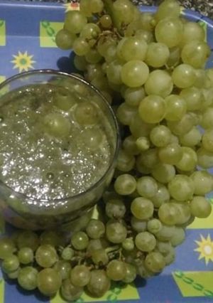 A picture of Tangy grapes chutney.