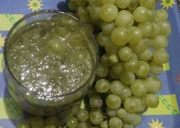 Recipe of Quick Tangy grapes chutney