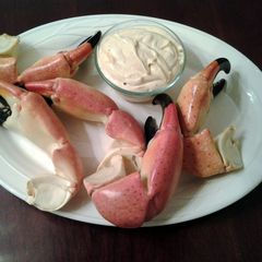 A picture of Stone Crabs With Mustard Sauce.