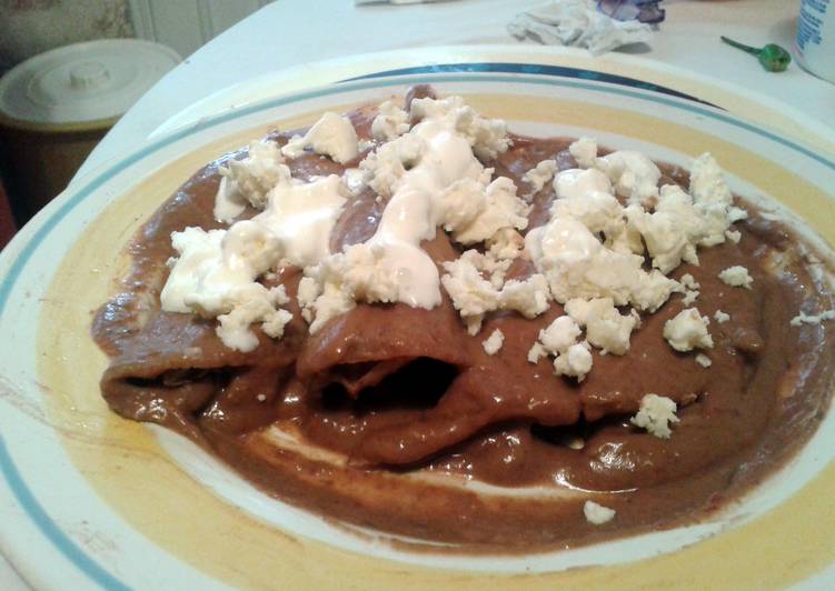 Recipe of Appetizing Enfrijoladas mexicanas (Real mexican enfrijoladas)