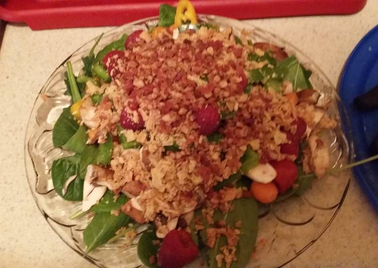 Recipe of Homemade Spinach and Kale Raspberry Salad
