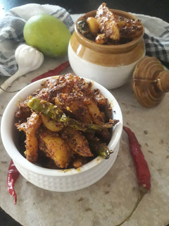इंस्टेंट आम का आचार (Instant aam ka achar recipe in hindi) रेसिपी मुख्य फोटो