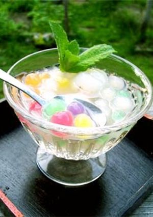 A picture of Seven-Colored Tapioca Pearls and Lychee Compote.