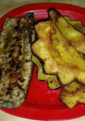 A picture of Curry and Honey Acorn Squash.