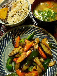 A picture of Macrobiotic Wheat Gluten and Vegetable Stir-fry.