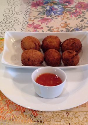 A picture of Chicken Cheese Balls.